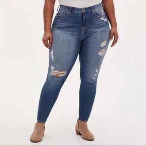Torrid Sky High Skinny Jeans Distressed Medium Wash Stretch Plus Size 20R